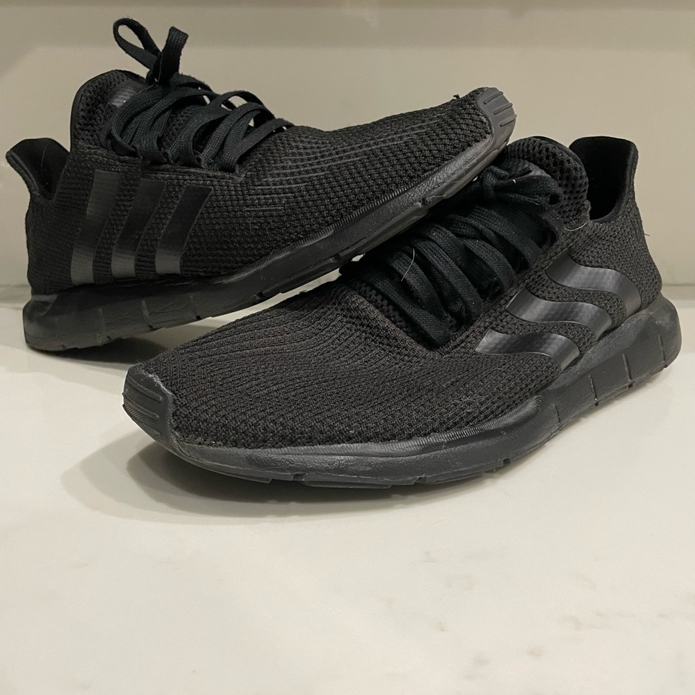 Black Adidas Run Swift Shoe